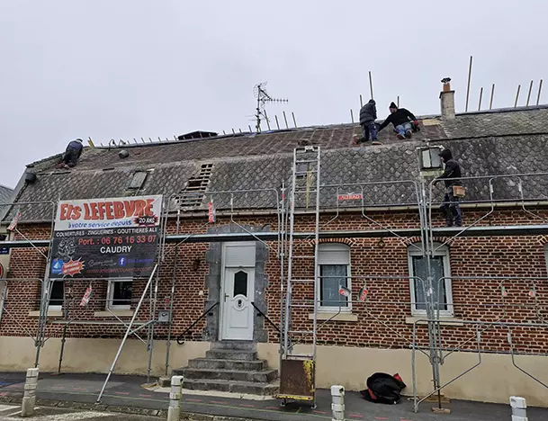 Rénovation d'une toiture à Clary