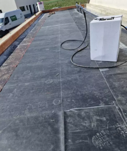 Toit plat EPDM terminé à Baralle